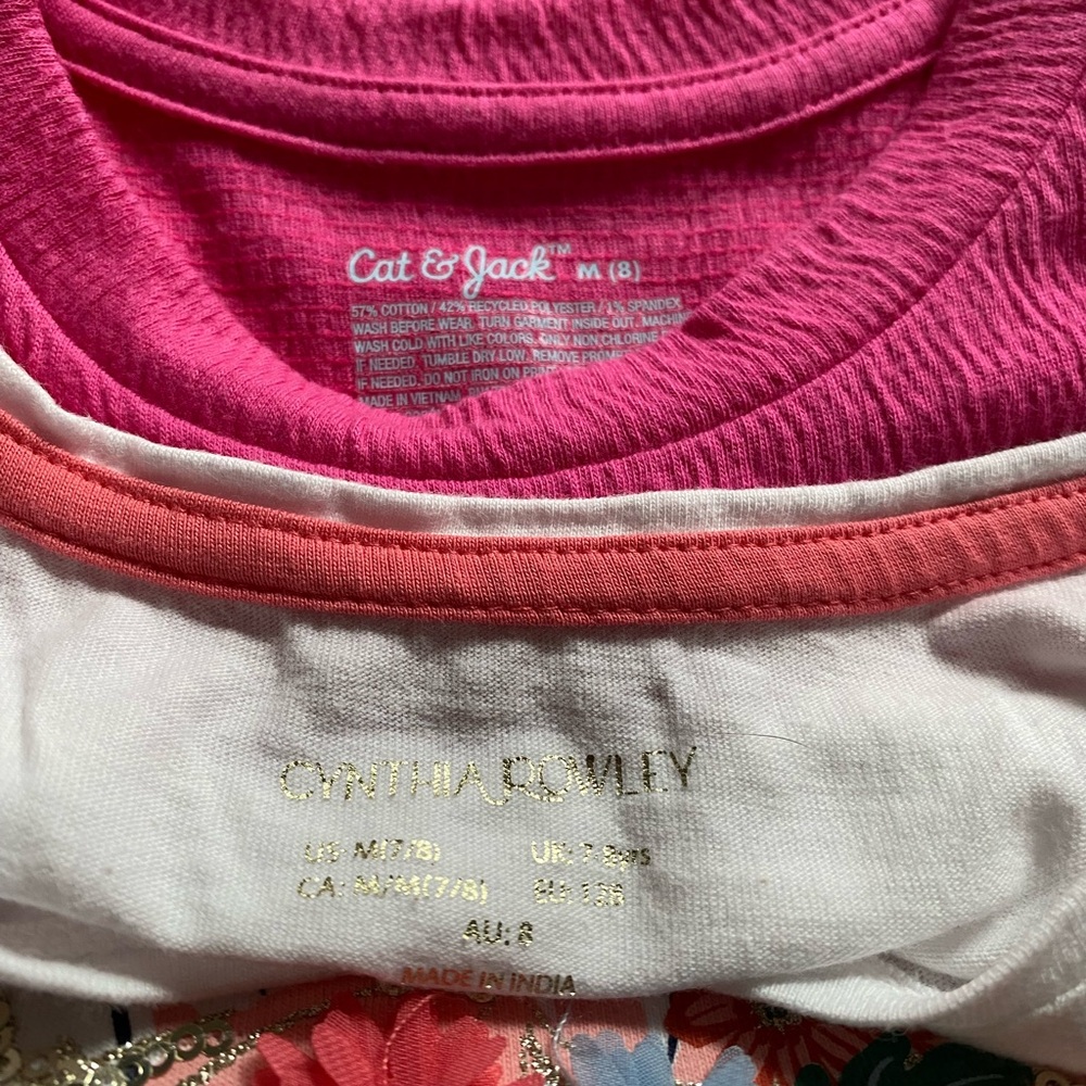 Cute tops - Picture 4 of 4